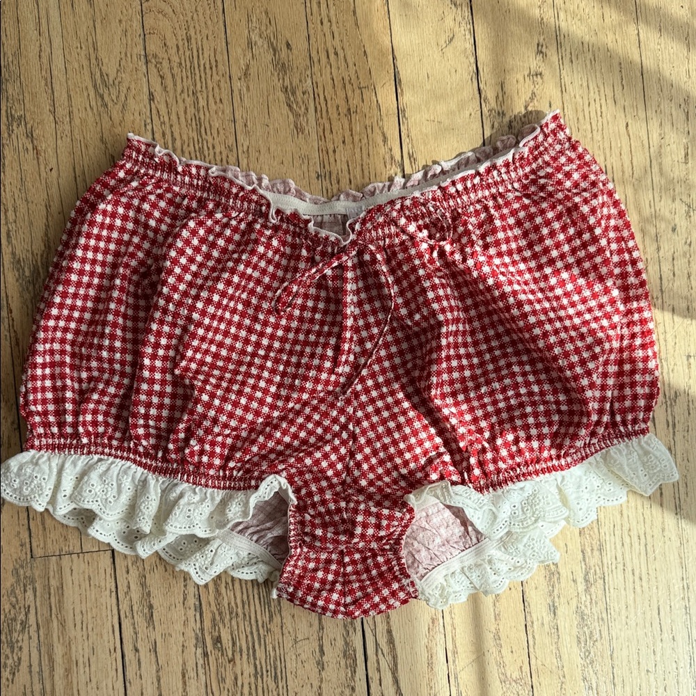 Urban Outfitters Red Gingham Women's Shorts with Lace Trim Size Small